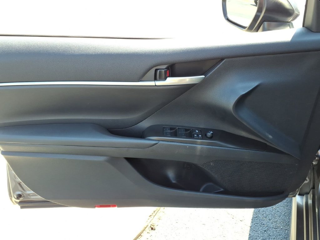 Used 2024 Toyota Camry SE w/ Convenience Package FWD image 6