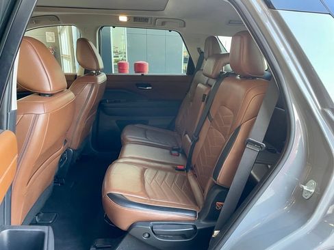 Certified 2024 Nissan Pathfinder Platinum w/ Cargo Package FWD image 18