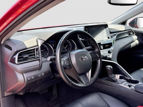 Used 2024 Toyota Camry SE w/ Audio Upgrade Package FWD image 9