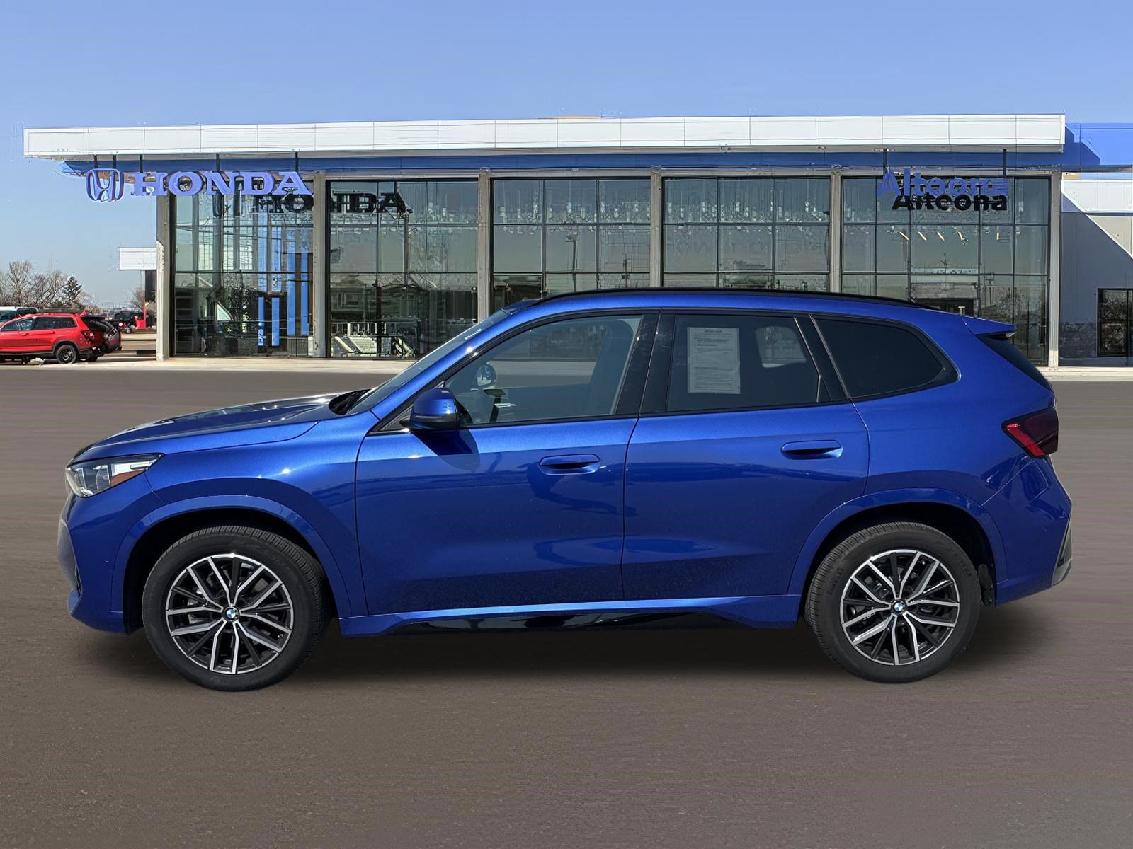 Used 2026 BMW X1 xDrive28i AWD/4WD image 2