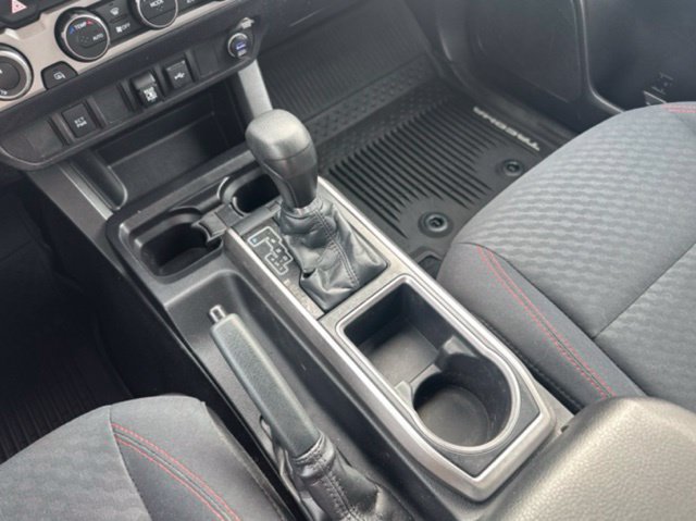 Used 2021 Toyota Tacoma SR5 AWD/4WD image 19
