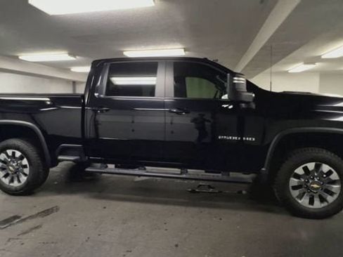Used 2024 Chevrolet Silverado 2500 LT w/ All Star Edition AWD/4WD image 9
