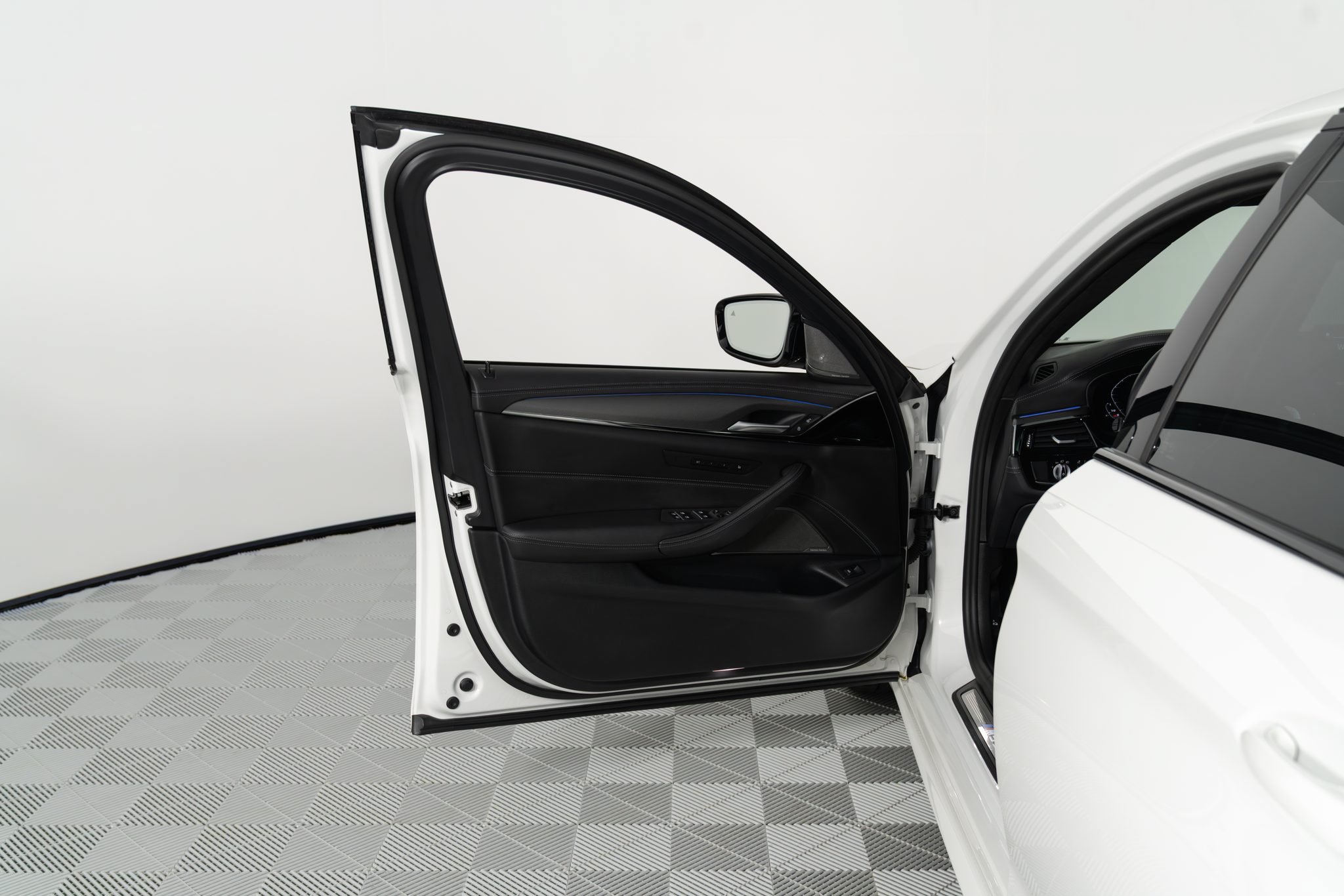 Used 2023 BMW M5 w/ Competition Package AWD/4WD image 27
