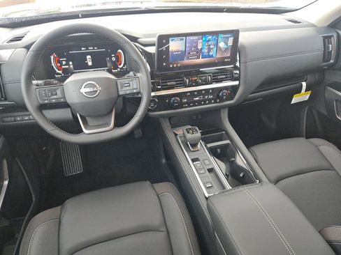 New 2026 Nissan Pathfinder SL FWD image 12