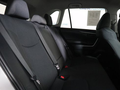 Used 2022 Toyota RAV4 LE image 20