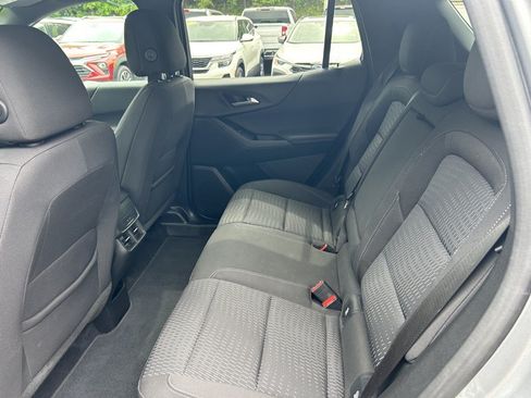 Used 2025 Chevrolet Equinox LT AWD/4WD image 17