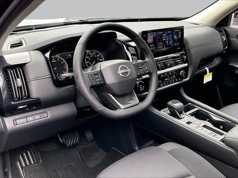 New 2026 Nissan Pathfinder SV w/ SV Premium Package FWD image 8