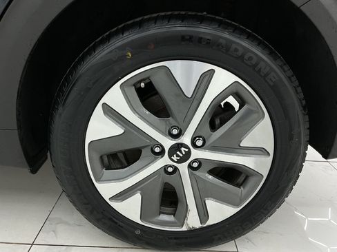Used 2020 Kia Niro EX w/ Cold Weather Package FWD image 46