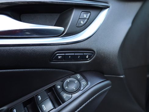 Used 2020 Buick Enclave Avenir w/ Avenir Technology Package image 5