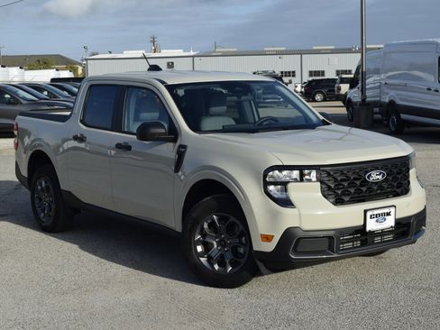 New 2025 Ford Maverick XLT w/ Equipment Group 302A image 3