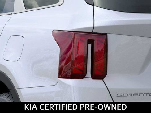 Certified 2026 Kia Sorento LX FWD image 11