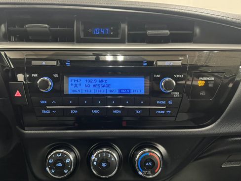 Used 2014 Toyota Corolla L image 30