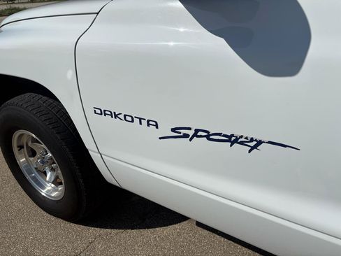 Used 2000 Dodge Dakota Sport RWD image 9