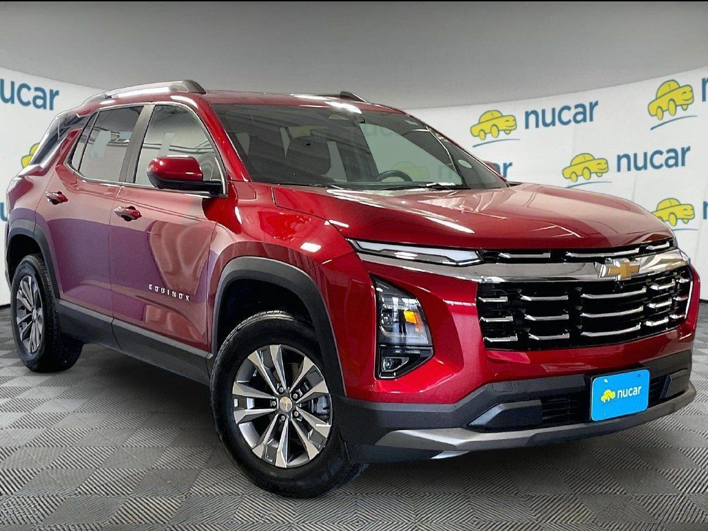 Used 2025 Chevrolet Equinox LT w/ Convenience Package II AWD/4WD image 1