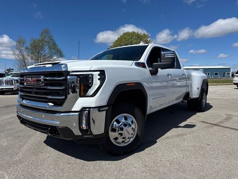 New 2026 GMC Sierra 3500 SLT w/ SLT Convenience Package AWD/4WD image 1