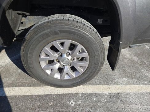 Used 2018 Toyota Tacoma SR5 image 25