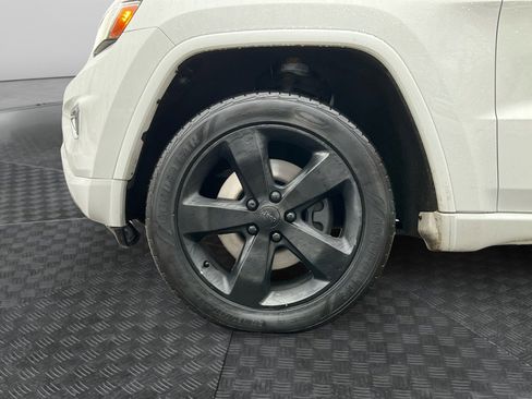 Used 2014 Jeep Grand Cherokee Overland w/ Advanced Technology Group image 15