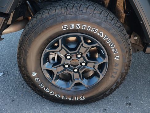Used 2023 Jeep Wrangler Unlimited AWD/4WD image 9
