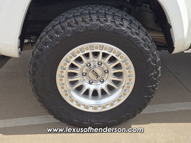 Used 2022 Toyota Tacoma SR5 AWD/4WD image 11