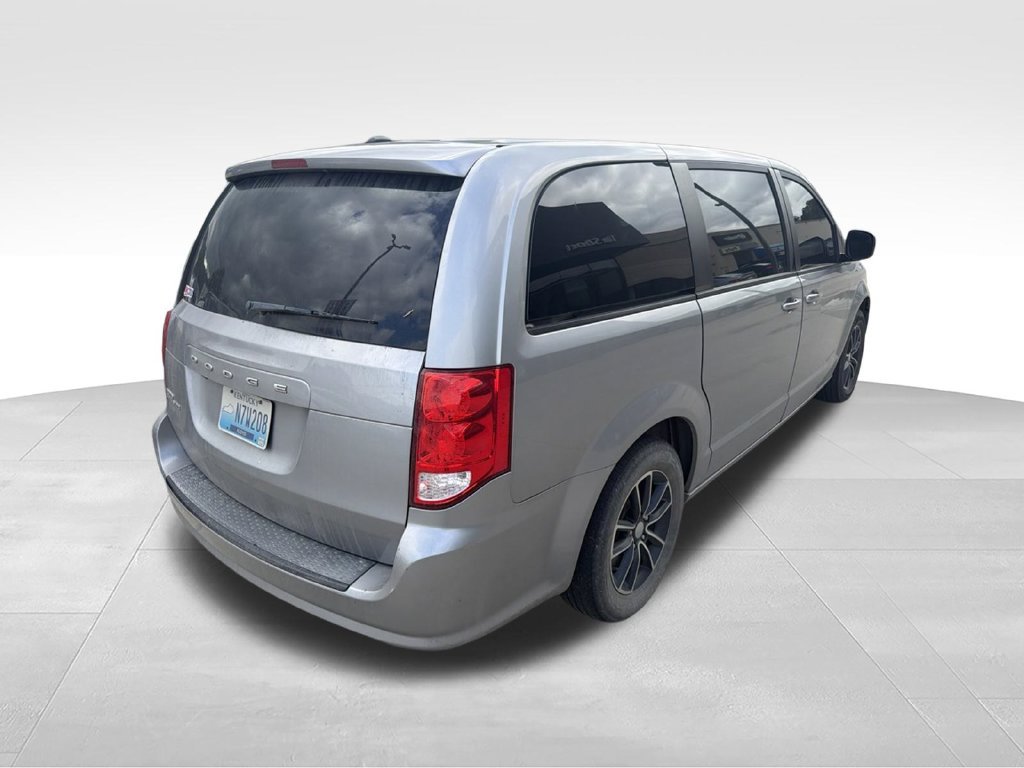 Used 2019 Dodge Grand Caravan SE FWD image 3
