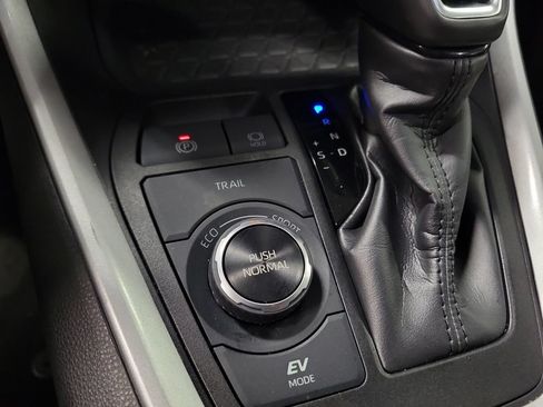 Used 2024 Toyota RAV4 XLE Premium w/ Weather Package AWD/4WD image 19