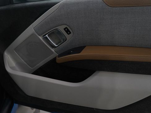 Used 2017 BMW i3 image 9