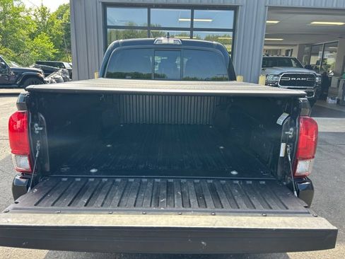 Used 2020 Toyota Tacoma SR AWD/4WD image 29