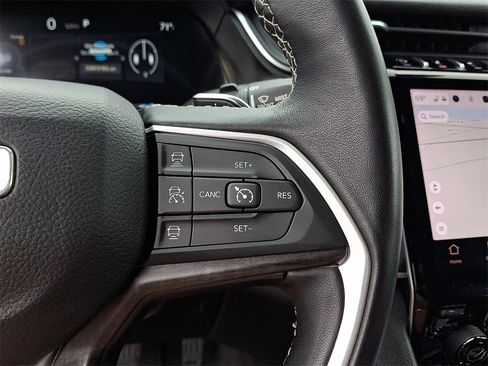 Used 2022 Jeep Grand Cherokee L Limited w/ Luxury Tech Group II image 24