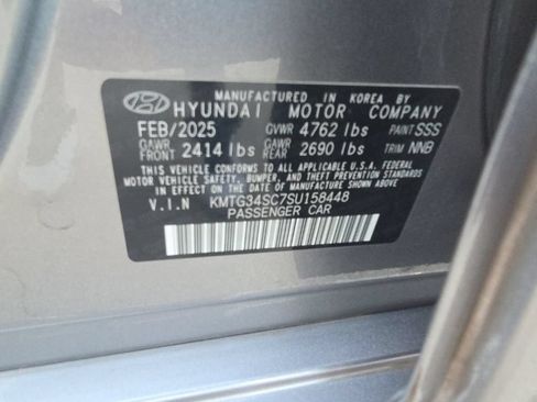 Used 2025 Genesis G70 2.5T RWD image 3