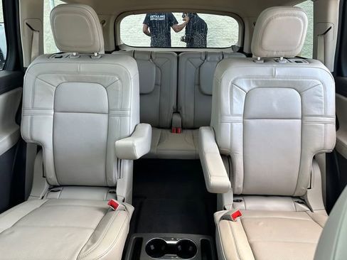 Used 2022 Lincoln Aviator Reserve w/ Equipment Group 201A image 35