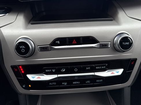 Used 2023 Ford Explorer XLT w/ Equipment Group 202A image 14