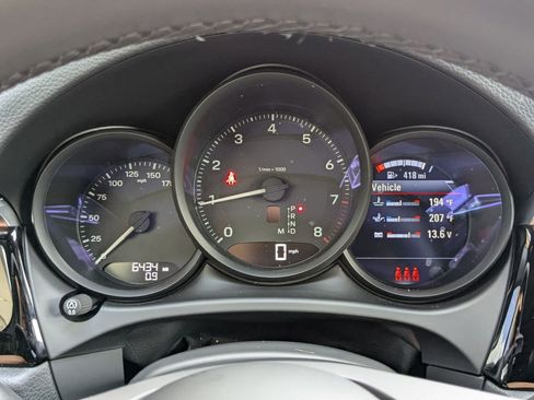 Used 2025 Porsche Macan image 17