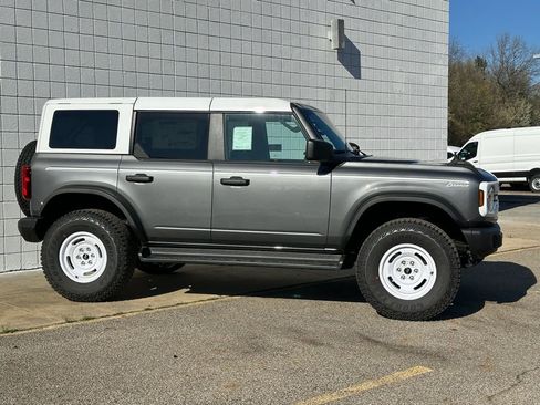 New 2026 Ford Bronco Heritage Edition image 4
