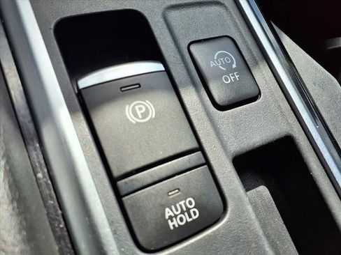 Certified 2024 Nissan Pathfinder SV w/ Lighting Package (N92) image 17