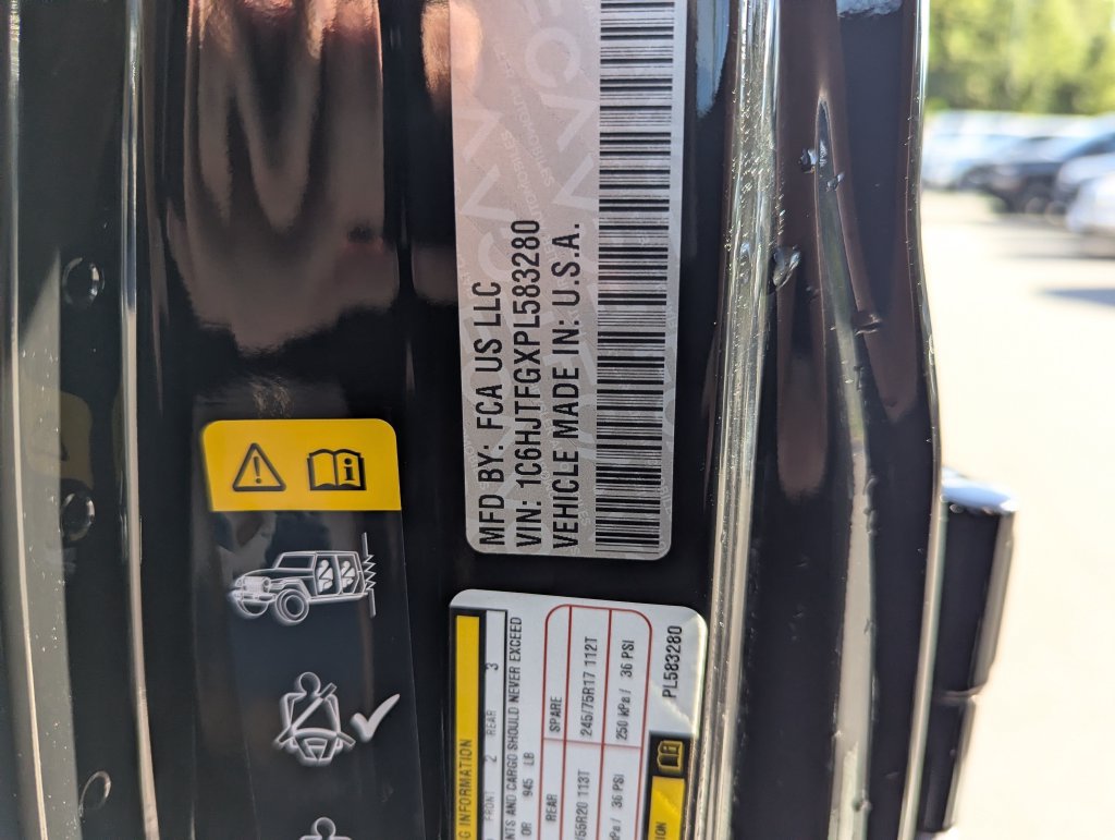 Used 2023 Jeep Gladiator Overland AWD/4WD image 38