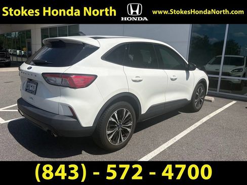 Used 2022 Ford Escape SE w/ SE Sport Appearance Package FWD image 4
