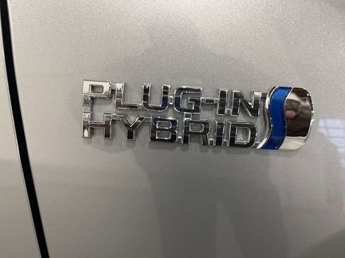 Used 2023 Toyota RAV4 SE w/ Weather & Moonroof Package image 13