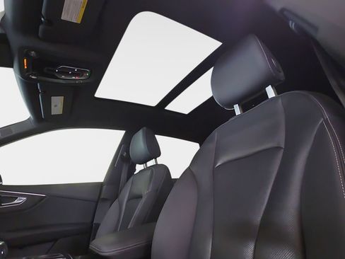 Used 2019 Audi Q8 Premium Plus w/ Premium Plus AWD/4WD image 29