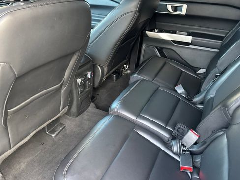 Certified 2022 Ford Explorer XLT w/ Equipment Group 202A image 13