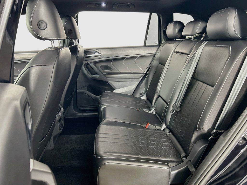 Certified 2024 Volkswagen Tiguan SE R-Line AWD/4WD image 24