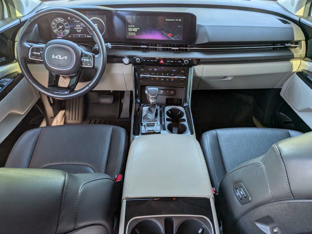 Used 2024 Kia Carnival SX FWD image 2