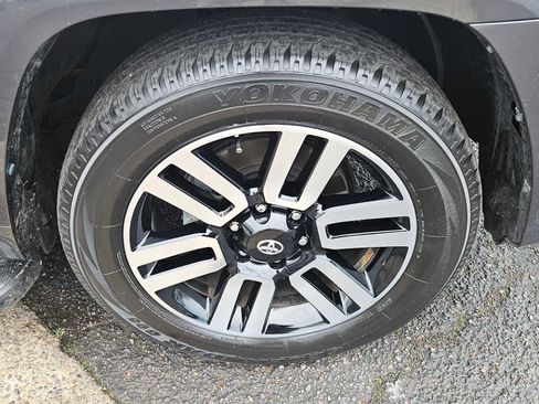 Used 2022 Toyota 4Runner Limited image 9
