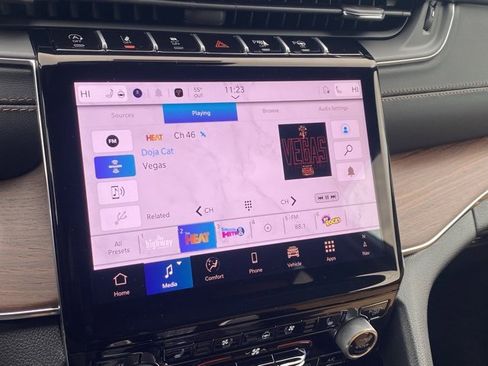 New 2025 Jeep Grand Cherokee Summit image 22