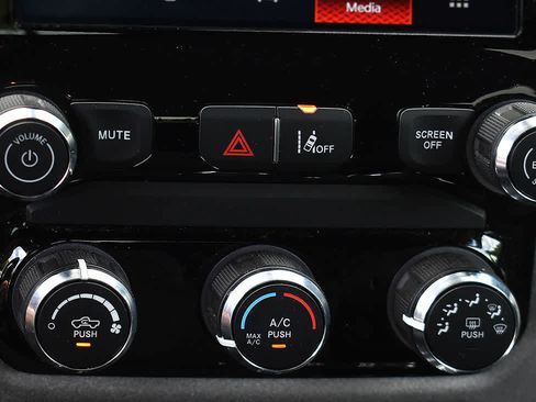 Used 2025 RAM 1500 Warlock AWD/4WD image 20