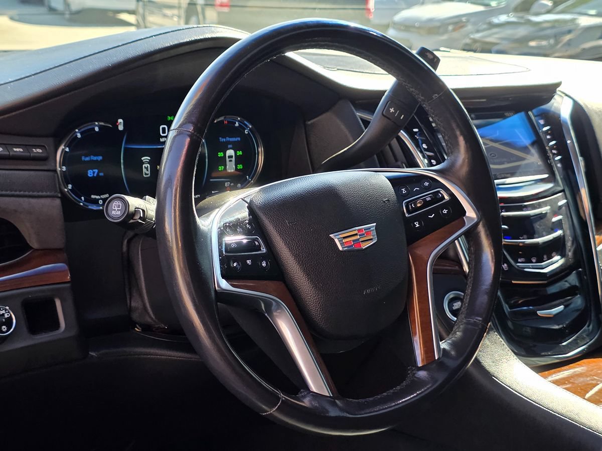 Used 2018 Cadillac Escalade Luxury RWD image 22