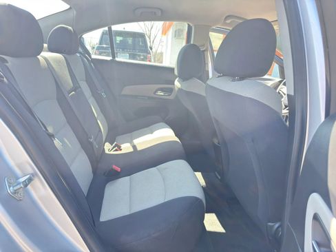 Used 2014 Chevrolet Cruze LS image 11