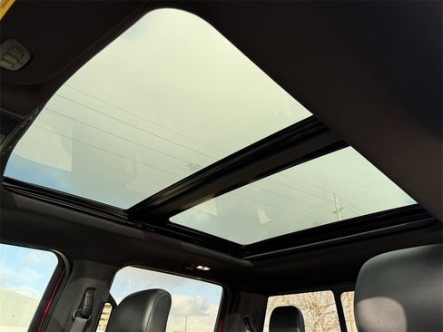 Used 2017 Ford F150 Raptor w/ Equipment Group 802A Luxury image 29