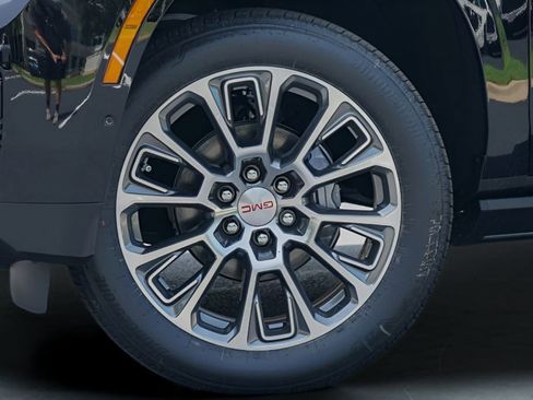 New 2026 GMC Yukon Denali w/ Denali Reserve Package AWD/4WD image 2
