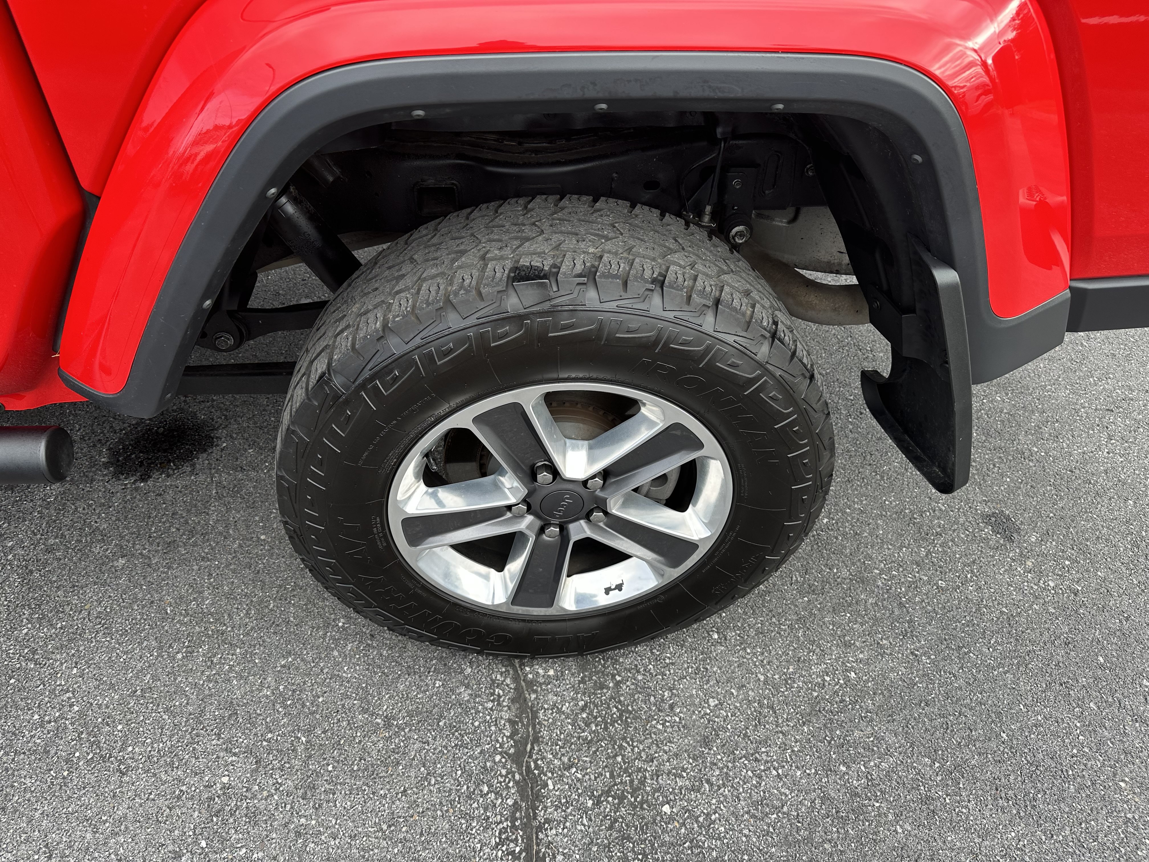 Used 2023 Jeep Gladiator Overland AWD/4WD image 9