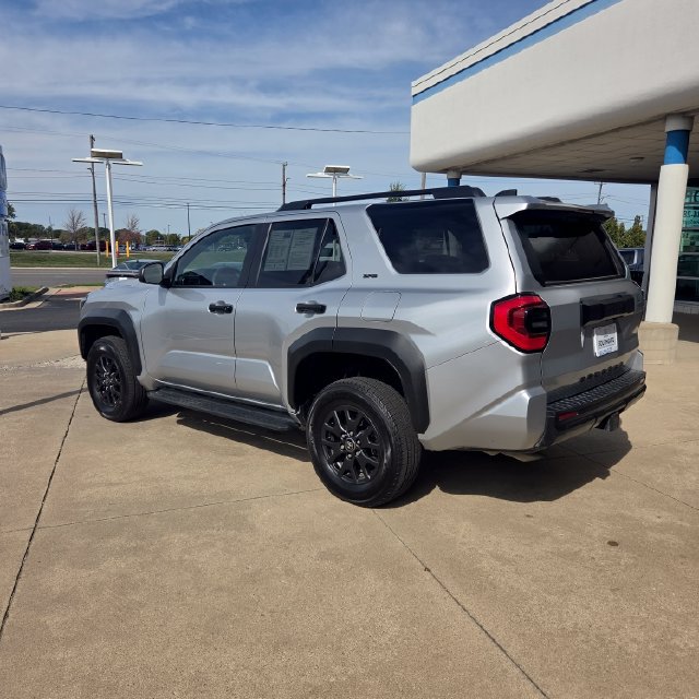 Used 2025 Toyota 4Runner SR5 AWD/4WD image 3